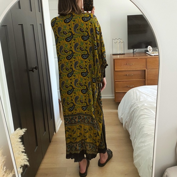 Free People Eternal Flame Paisley Maxi Kimono Black Yellow - Picture 8 of 8